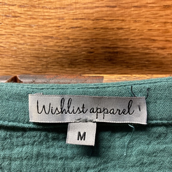 NWOT - Boutique Wishlist Apparel woman’s long sleeved blouse. - Picture 2 of 7